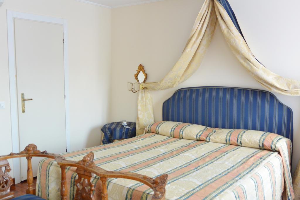 Hotel San Zulian Венеция Экстерьер фото