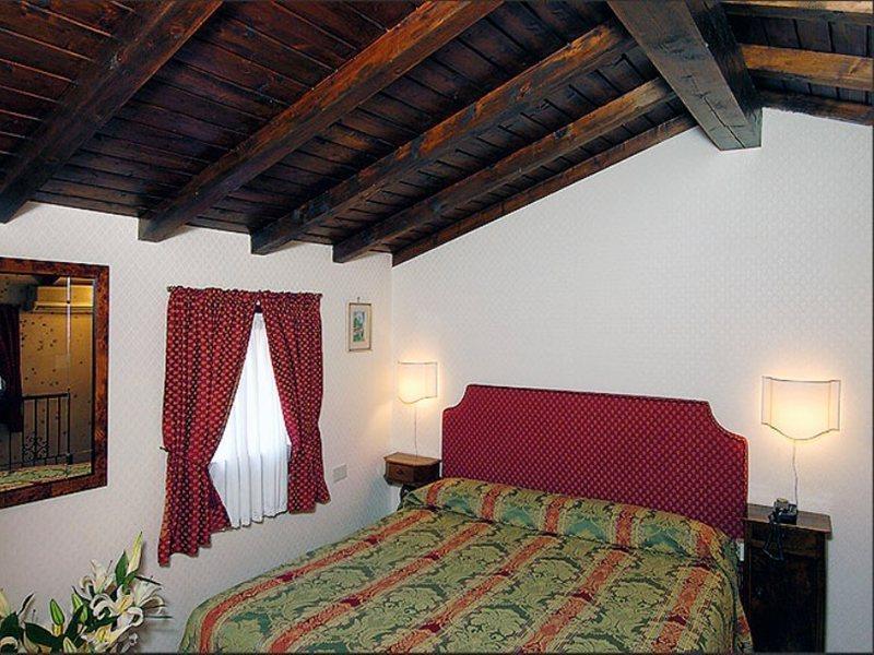 Hotel San Zulian Венеция Экстерьер фото